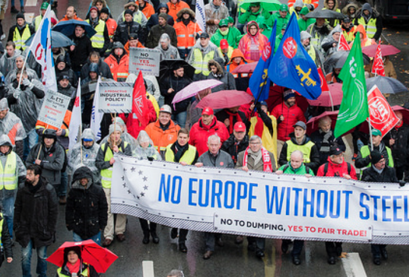 15 000 métallurgistes ont manifesté à Bruxelles en novembre 2016 pour exiger la mise en place de mesures visant à protéger l’industrie sidérurgique