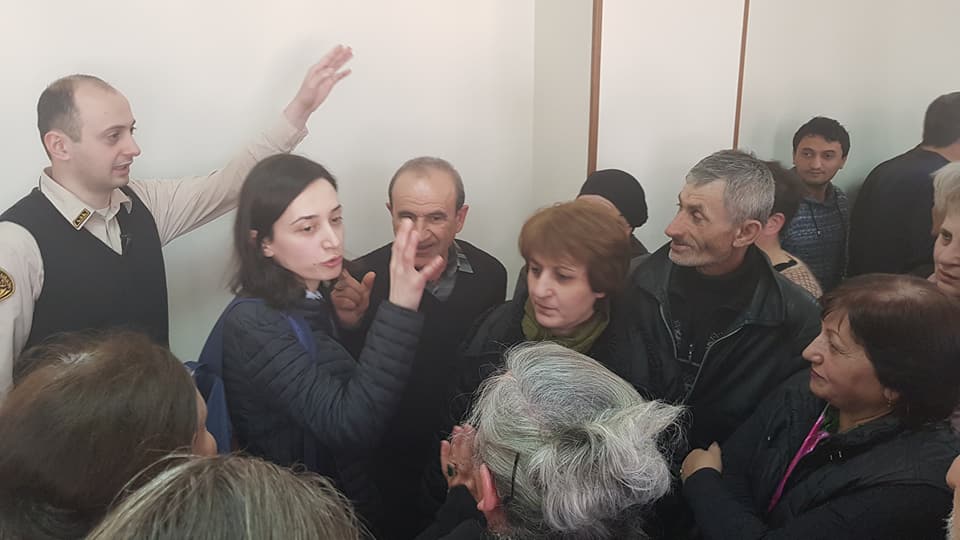 Rustavi Azot employees together with a lawyer at the hearing