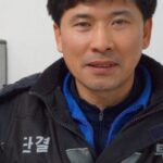 Le dirigeant syndical Ha Young Jae mène les discussions pour la réintégration des syndicalistes licenciés.